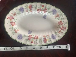 Fine English Tableware Beautiful Serving Dish Churchill Made in Staffordshire England. Very Good Condition.