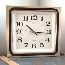 Authentique pendule (horloge) murale des années 70 de la marque Seiko.Fabriqué au Japon.Elle ne fonctionne pas.Envoi...