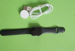 Apple Watch Series 1 38mm - Montre connectée. Avec chargeur fournie