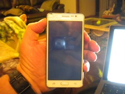 flashs on then doesnt fire up       crack on screen