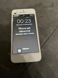 Apple iPhone 5 - 16 Go - Blanc Argenté (Désimlocké). Vendu en l’état Mot de passe à l’écran Blocage iCloud...
