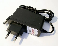 Atari JAGUAR CD Power Adapter 100 to 240V (50-60Hz). 1 x a daptateur secteur pour Atari Jaguar CD. -Cet adaptateur est...