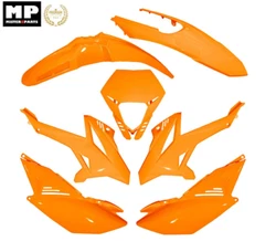 Lot de plastiques pour BETA RR 50 à partir de 2012. Lot de 7 plastiques. Couleur : Orange Brillant. RR Enduro 50 2T...