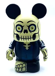 Character - MASTER GRACEY SKELETON. VINYLMATION Series: HAUNTED MANSION 2.