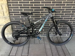 THIS MARIN FULL SUSPENSION IS LIKE NEW. THERE ARE NO MARKS ON IT. THE BIKE IS IN PERFECT SHAPE. THE FRAME IS FULL...