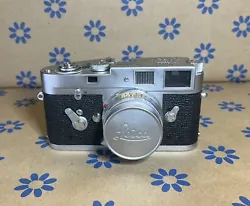 This Leica M2 camera is a must-have for any film photography enthusiast. With its classic design and reliable...