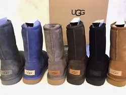 Treadlite by UGG ™. Inverted jacket and suede. New condition in original box. Height of the leg: 20.32 cm.