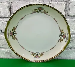 This vintage Noritake Tuscana serving platter is a beautiful addition to any collection. The 10-inch round plate...
