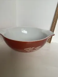 Vintage Pyrex Cinderella Wheat Mixing Bowl, Large 4 liter, 444. Excellent vintage condition, please see all pictures!