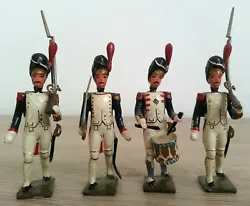 Infanterie de la Garde Impériale au défilé avec 1 tambour, 2 grenadiers et 1 officier.