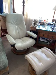 Ekornes Stressless Leather Recliner Chair with Ottoman. chair and ottoman are in great condition—no cracks in the...