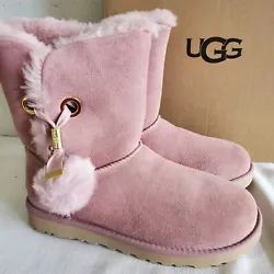 Item No.1138130. I use my own photos of the actual product. We have sold thousands of Ugg products and have hundreds...