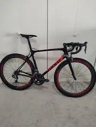 Di2 Ultegra. Giant TCR Advanced Pro 1 ML. The bike is in great condition and race ready with tubeless wheels. The right...