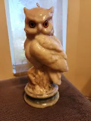 This decorative candle features the majestic owl, perfect for any bird lover or collector. Made of high-quality wax,...