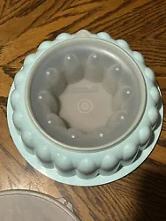 Vintage Tupperware 3pc Jel-N-serve Jello Mold Ice Ring aqua #1201 1202 1203. In great shape! Has no issues.
