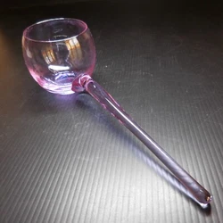 Matières : verre cristal. Couleurs : violet transparent. Motif : pipe. Chaque lot est ici transmis à l’acquéreur...