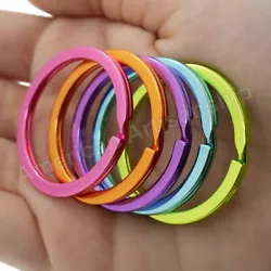 These flat double loop split ring keyrings feature vibrant glossy colors that withstand the normal use very well.