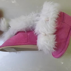 Gymboree Girls Pink Clogs with faux white fur trim. gorgeous shoes never worn.