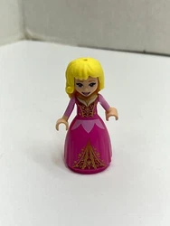 No other parts, minifigs or minifig accessories are included other than those pictured. Might be a little dusty as it...