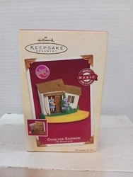 2005 OVER THE RAINBOW Wizard Of Oz HALLMARK KEEPSAKE ORNAMENT Magic Music and Light Battery operated. Press the button...