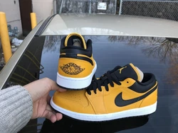 Nike Air Jordan 1 Low Mens University Gold White Black Retro 553558 700 - SIZE 9.