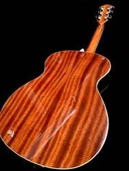 Poplar Laminated Fingerboard. Spruce Top. The guitar has a beautiful glossy finish showing STUNNING Sapele woodgrain on...