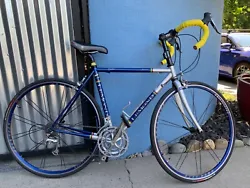 49cm LeMond Zurich bicycle in very good condition. Aesthetic damage to brake cover on handlebar as seen in photo. 