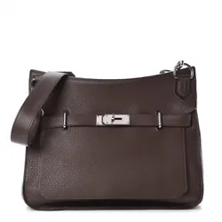 This is the shoulder version of the Birkin. It can be worn cross body or shoulder. Shoulder strap is adjustable and...