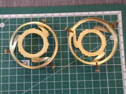 Griffe laiton pour tulipe à griffe diam 57 trou 28 mm. 60 PIECES DISPONIBLES.