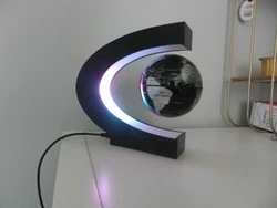 Globe Magnétique lumineux en Lévitation Planète Terre, comme neuf jamais réellement servi