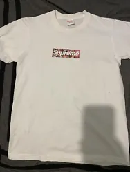 supreme takashi murakami relief box logo size Small. Worn once Size small Good price since worn Summer is coming up a...