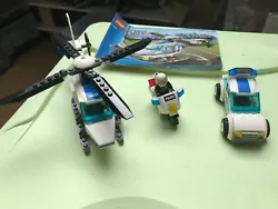 LEGO POLICE hélicoptère ref 7741. complet                   avec moto et véhicule avec les personnages