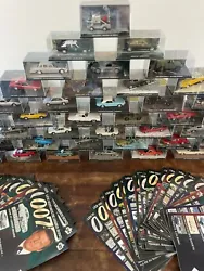 Voitures miniatures de collection (complète) James BOND.  48 voitures neuves, bien conservées.  Avec fascicules...