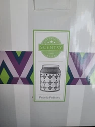 Add a touch of elegance and aromatherapy to your home with this Scentsy PEORIA POTTERY Electric Oil/Wax Warmer. This...