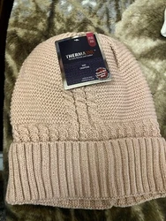 Thermaxx Winter Ski Hat Super Warm W/Sherpa Lining.. Condition is 