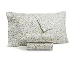Bring a whole new level of style and comfort to any bed with this pair of printed pillowcases from Martha Stewart...