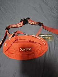 NWT Supreme Ss18 Waist Bag. Condition is New with tags. Shipped with USPS Ground Advantage.