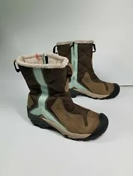 Keen Waterproof Winter Boots Brown and Teal Womens Size 6 Shoes. Red mark on inside of both shafts, but otherwise in...