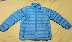 Patagonia Kids Full Zip Down Sweater in blue Size S(7-8). Used but in nice condition. The only imperfections are slight...