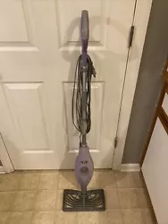 This Shark steam pocket mop is the perfect solution for cleaning hard floors. With its lightweight design, its easy to...