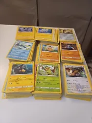 Lot De 1000 Cartes Pokémon en français. + 50 cartes holographiques + 50 cartes reverse.