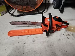 This is the high-performance ECHO CS-400 Chainsaw with an 18-inch bar and a powerful 40.2cc 2-stroke engine that runs...