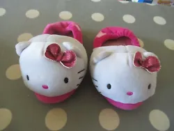 Pantofles de Hello Kitty fille rose Taille (8-9) 25. État : 