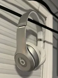 Beats by Dr. Dre Solo3 Wireless Over the Ear Headphones - Silver. - no charger