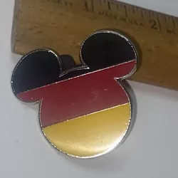 Disney pin mickey head Pin Trading Q5flag 2008Shipped first classBest offer excepted