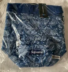 New Supreme Puffer Backpack Blue Paisley FW22