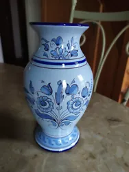Je propose ce joli vase de Nevers. d autres photos sur demande.