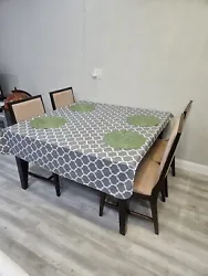 Used table, selling because does not match with the style of the house, the item specifics are not right, I dont know...