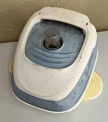 Hayward 925ADC Navigator Pro Pool Vacuum Automatic Cleaner Used . WORKS. Pool cleaner is in good used condition with...