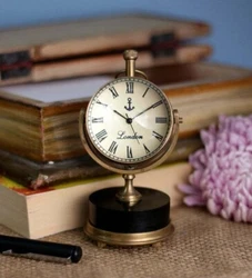 Material: Brass & Glass. Finish: Antique finish.